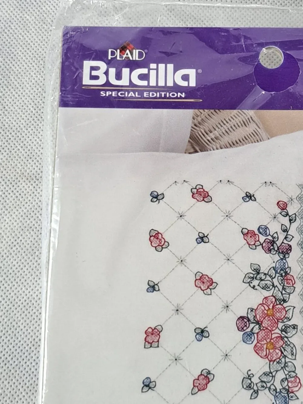 Bucilla Special Edition Spring Lattice Flowers Pillowcases 65433 20X30 NOS